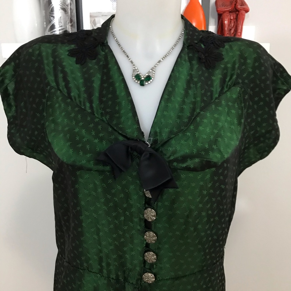 Vintage 1940’s spiderweb button dress